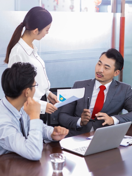 专注于为员工赋权，而不是推动文书工作的人力资源行政管理